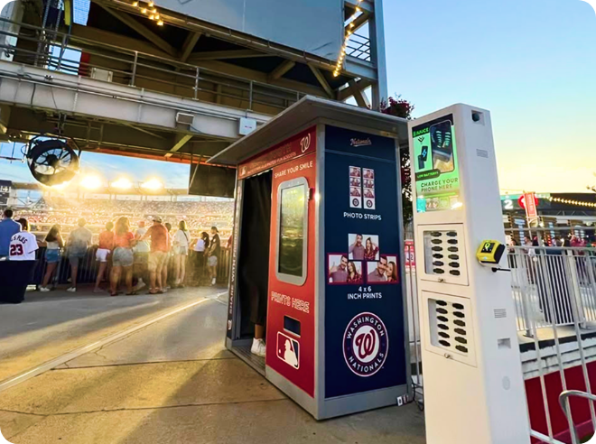 Powbank oplaadstation bij stadion en evenement - professionele powerbank verhuur voor bezoekers